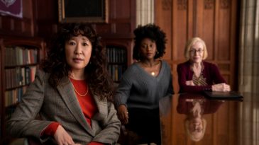 THE CHAIR (L to R) SANDRA OH as JI-YOON, NANA MENSAH as YAZ, and HOLLAND TAYLOR as JOAN in episode 106 of THE CHAIR Cr. ELIZA MORSE/NETFLIX © 2021